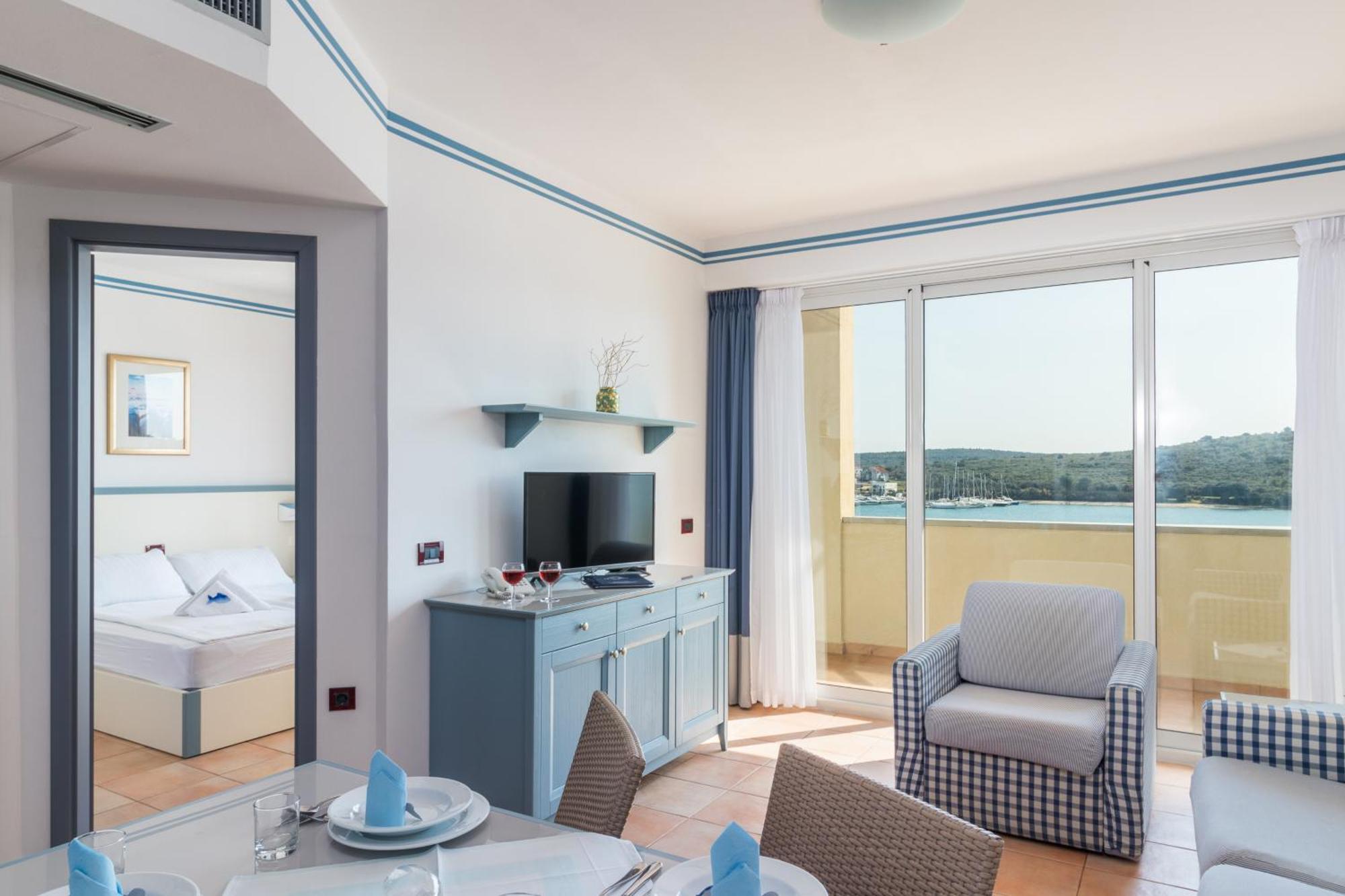 Aparthotel Family Del Mar 4*